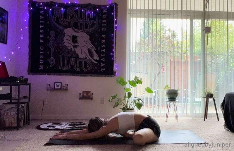 Starting to stretch daily has helped my body so much! 😝
I ha..