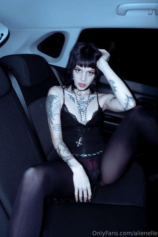 alienelle image #10