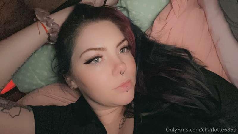 Goodmorning ☀️ 💋 I’m back ❤️ and pretty as ever ❤️🥰