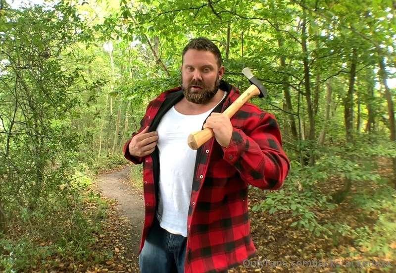 Just a Bear in the woods 😉
