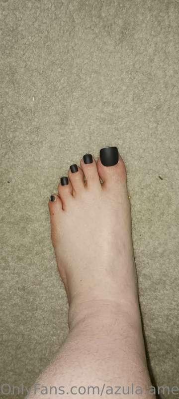 Decided to give press on nails a try. This solution is tempo..