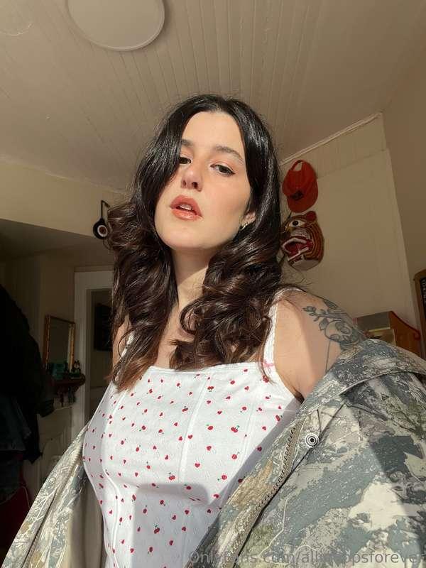 Your goddess needs your attention right now 
