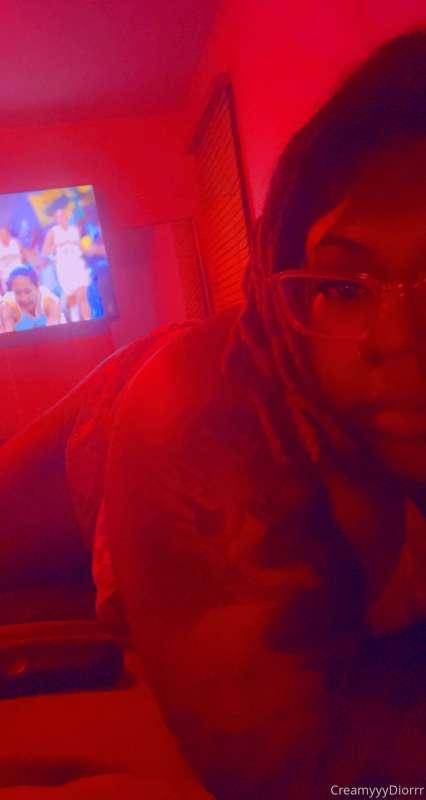 Red Light Special 
Come See Watchu Missing On My VIP Page @f..