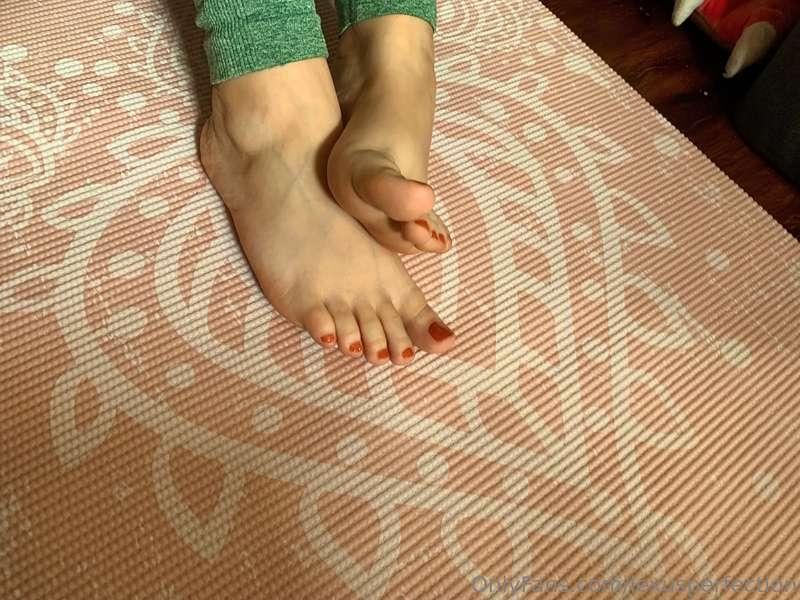 Do you like the color of my toes? What’s your favorite color..