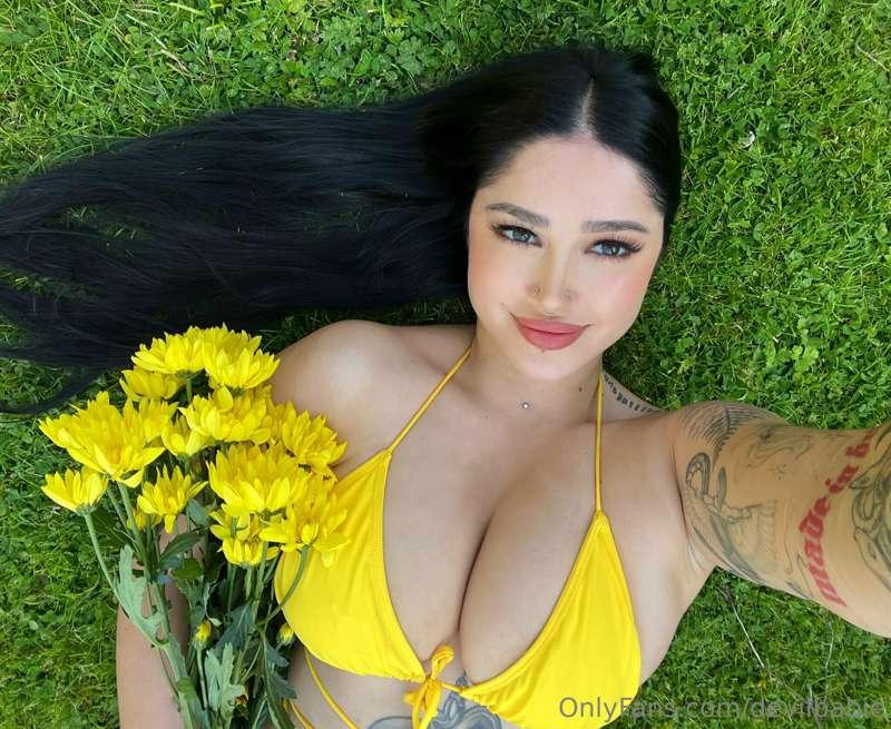 layin pretty