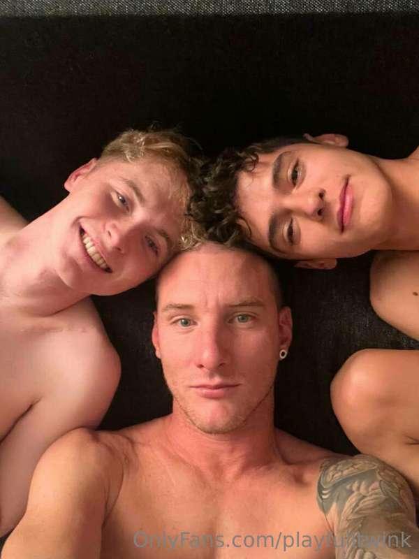 @lightningtwink123 had so much fun with me and daddy!
DM me ..