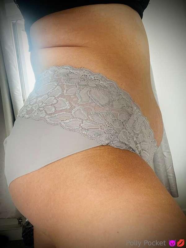 Big ass panties but at least I have a tan ☀️