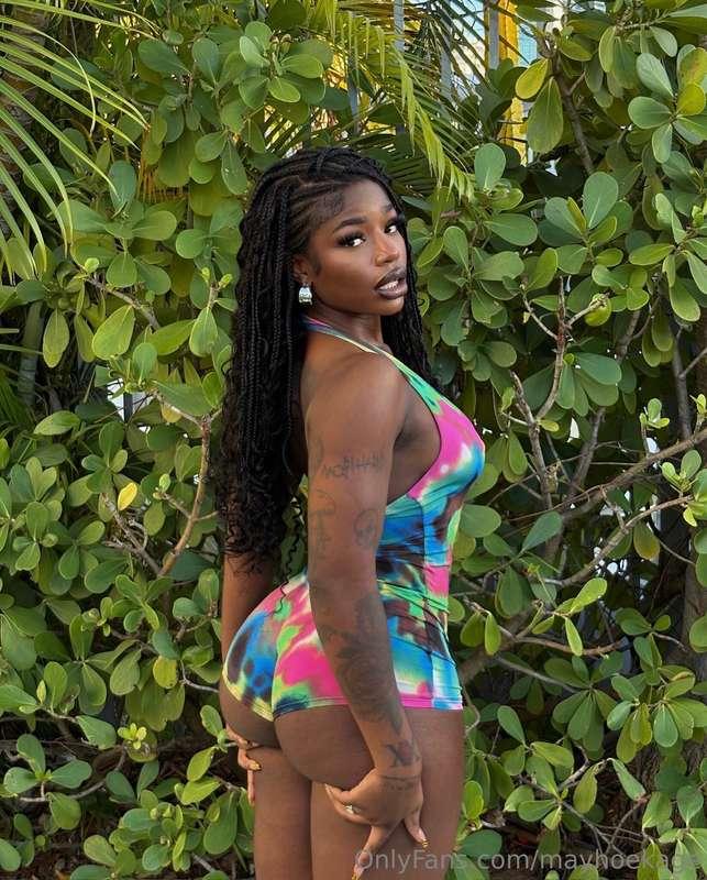 These curves weren't made for sitting around😉