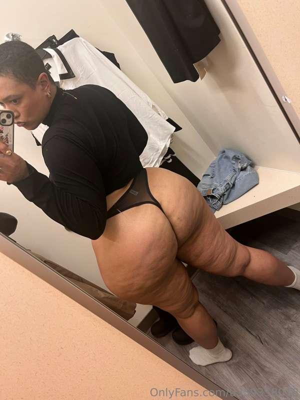 Cum help me try on some clothes….