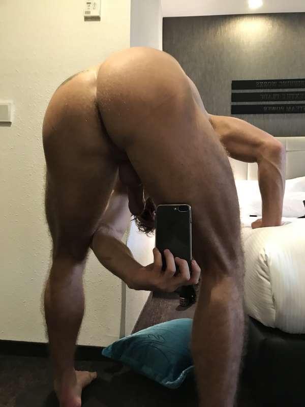 How I check my leg gains 🤪