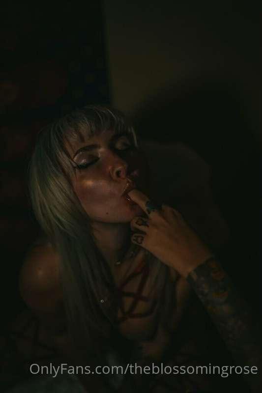 🖤🖤🖤
