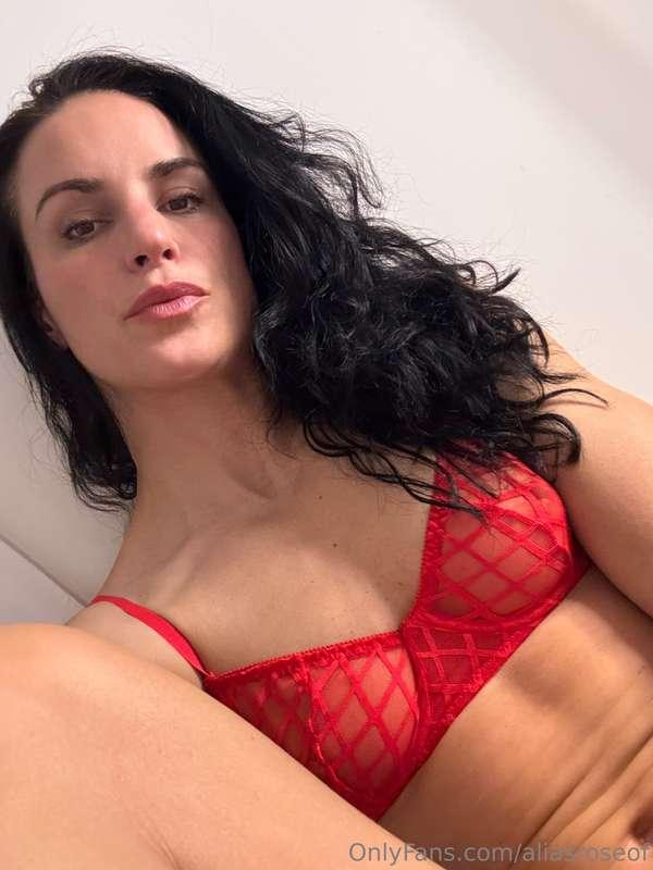 can you see my nipples?😏