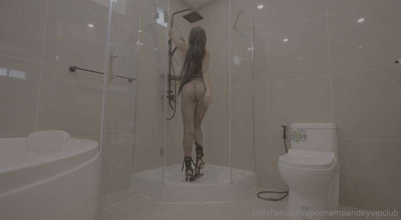 poonampandeytv image #0