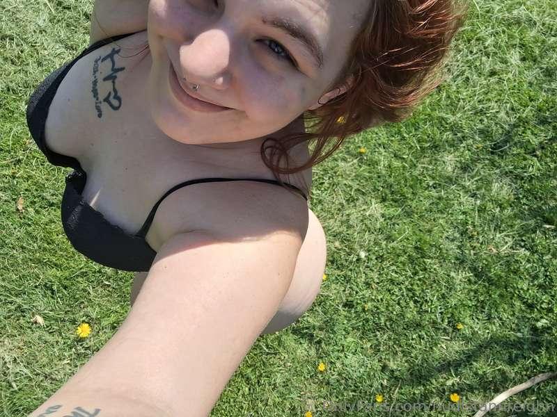 ✨️ Sun feels so nice on my soft skin ✨️