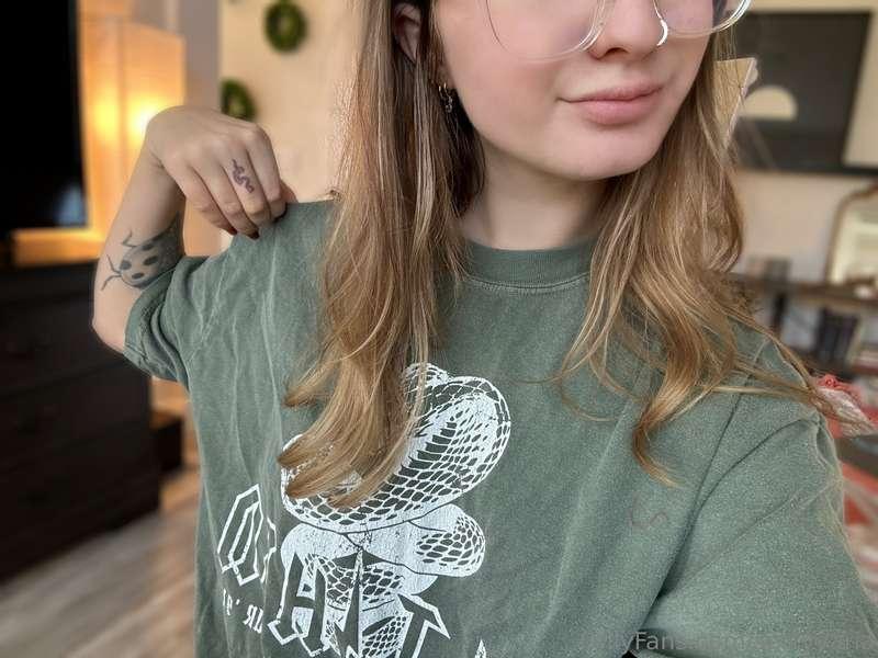 I would definitely be in slytherin 🐍 