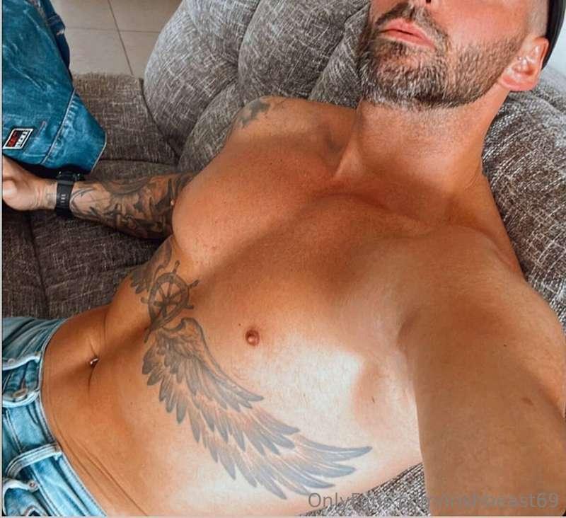 🔞 GO FOLLOW MY MATE 🔞Hi mi name is @nikolove132  🔥🔥I'm a hot..