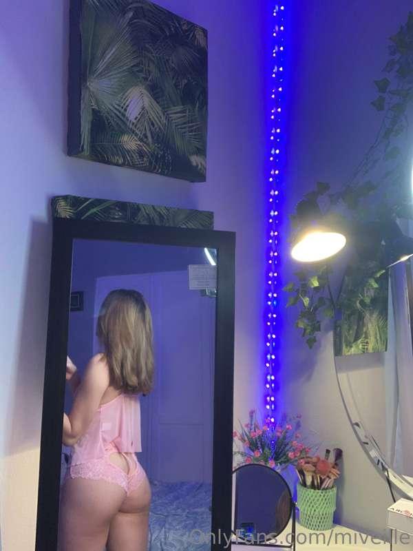 im baaaack, missed u guys🥺 i'll be active in dms again, so d..