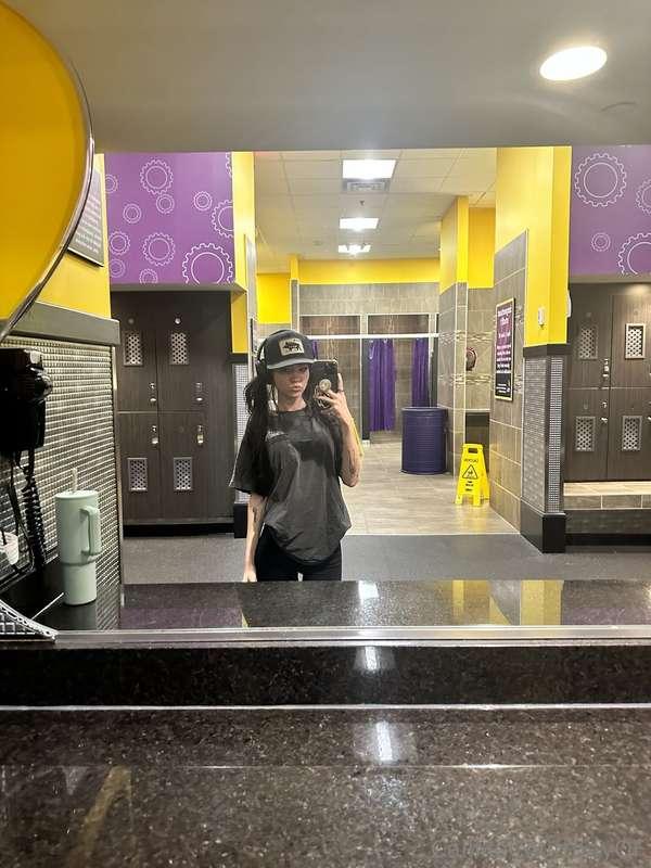 Gym session done... now I’m hot, sweaty, and a little needy...