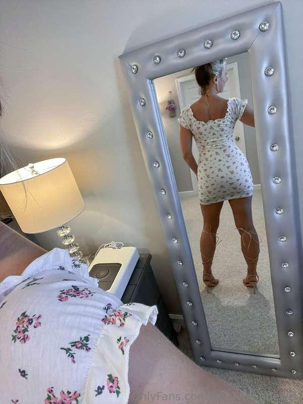 kurvyblondewife image #9