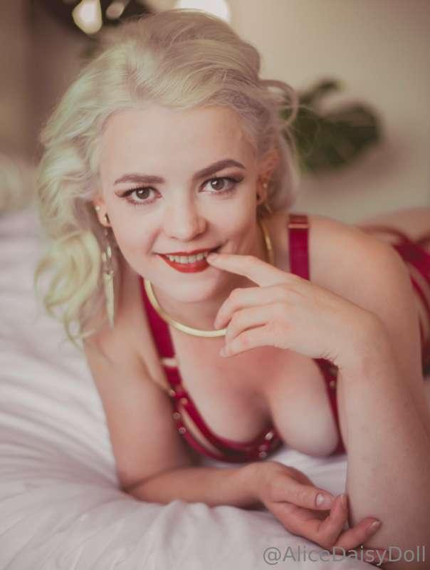 New lingerie has me feeling oh so sexy... Unlock to enjoy ti..