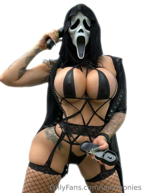 "Who's ur favorite onlyfans girl?" 😉