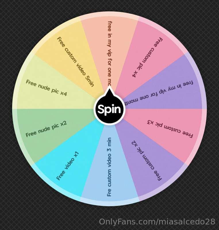 baby let's play roulette? SEE EVERYTHING YOU CAN WIN 💦😌😌
 ON..