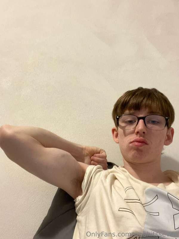 woahitsseven image #6