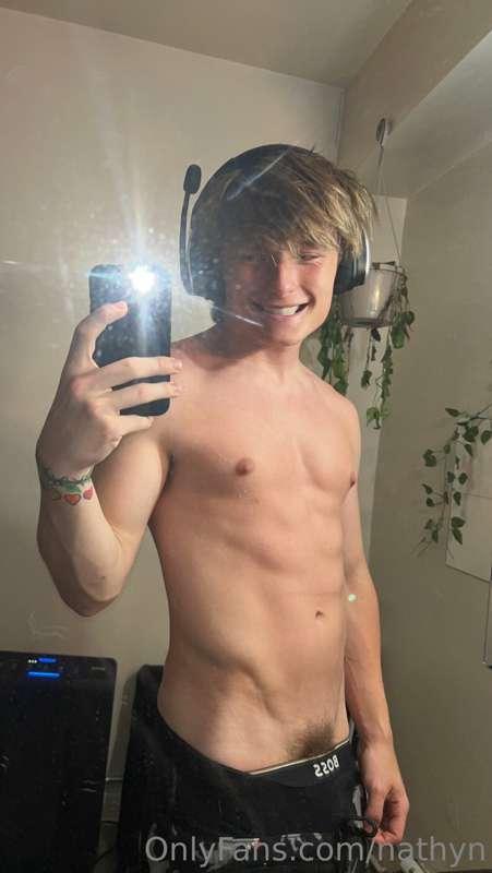All smiles 😈 wanna make me smile even more?  Find me in your..
