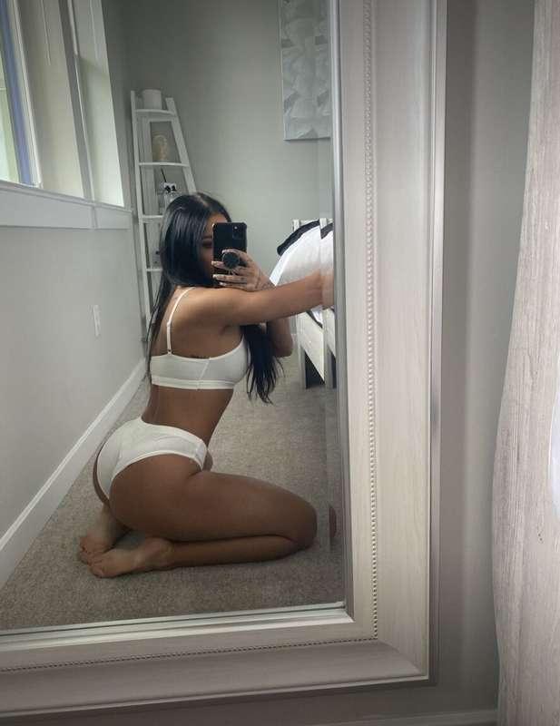 If you like my 🍑 send me a dm 😜