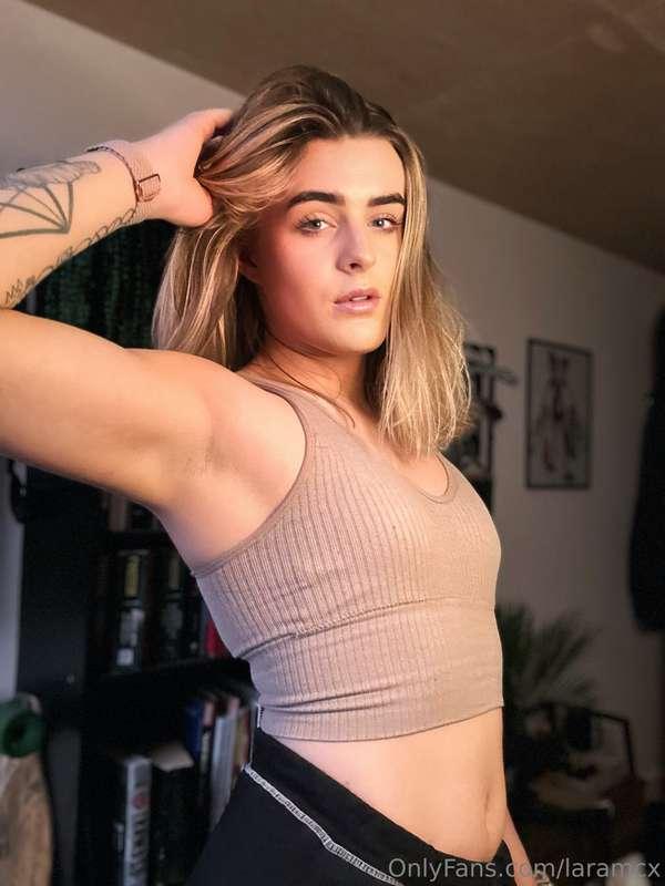 Can you tell I've been going to the gym? 😅 (please say yes!)