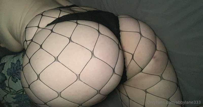 🖤 why don’t you tear a hole in these and pull these panties ..