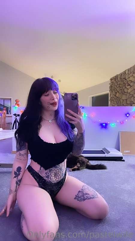 is it friday yet? 💜