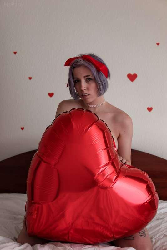 Let me be your valentine 🤬