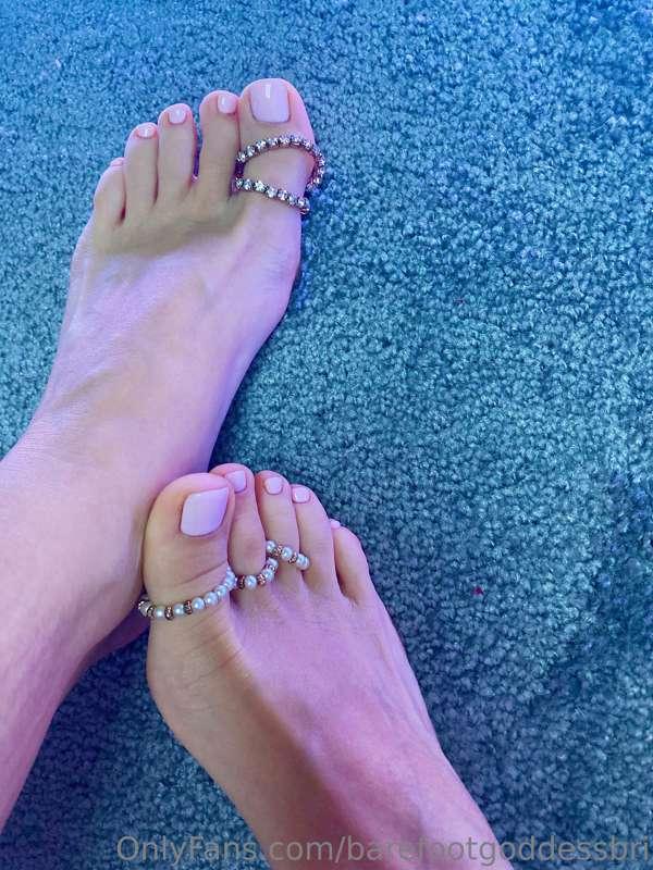 I loove how it looks…wish someone could take them off with t..