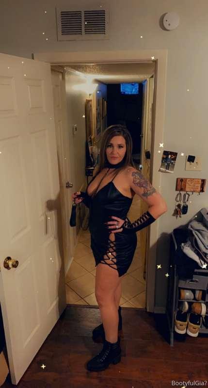 Can I be ur sex slave daddy? 💦⛓
#bigbooty #fatass #momiwanna..