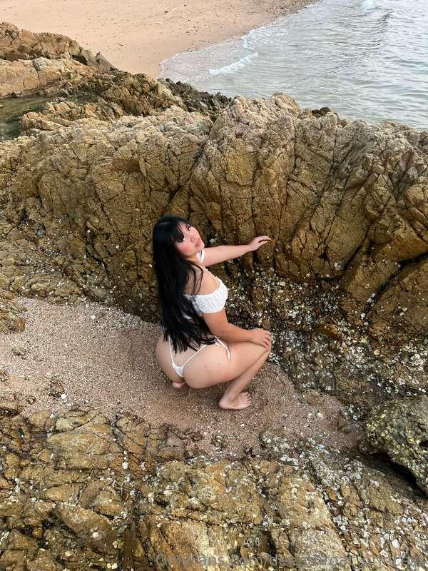 omg almost got caught when i play with myself at the beach 🤪