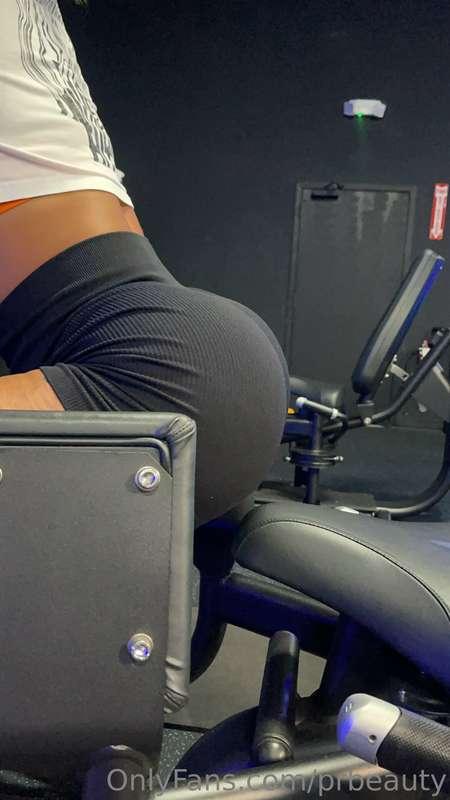 Baby I want to be your motivation 😏
Have a great Monday 😘
Ch..