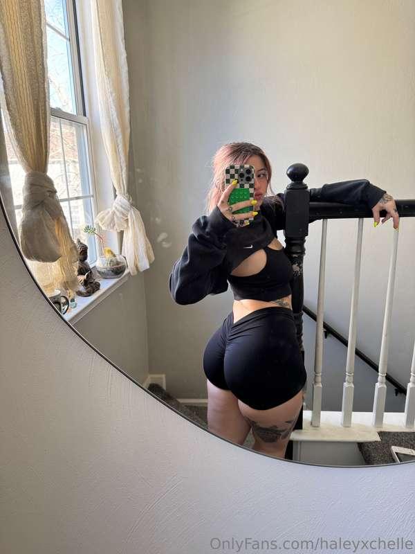 there's a little surprise in your DMs rn ;)