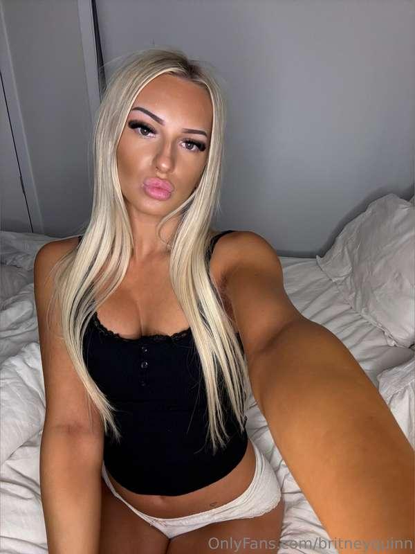 Tip $15 and I’ll make your day with a naughty bundle surpris..