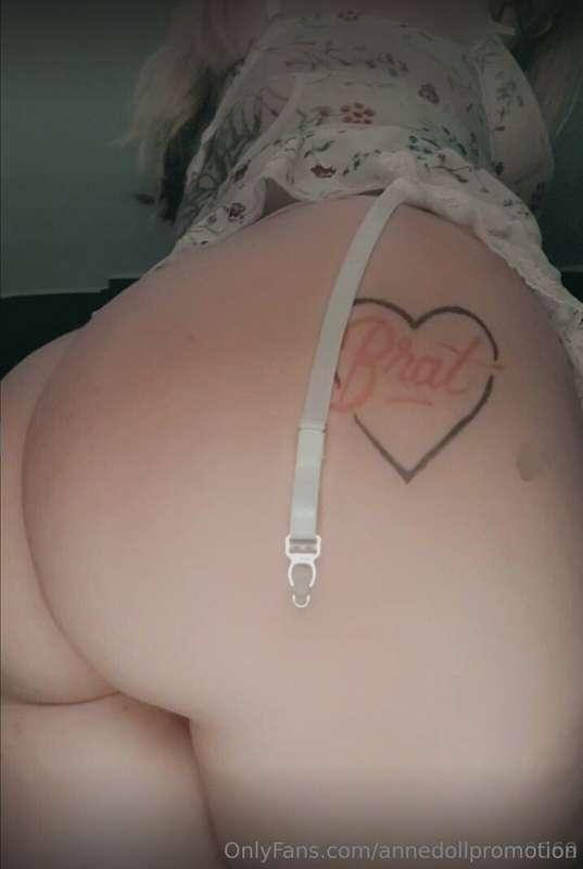 @ashryver0069Just a small town girl hoping to make your day ..