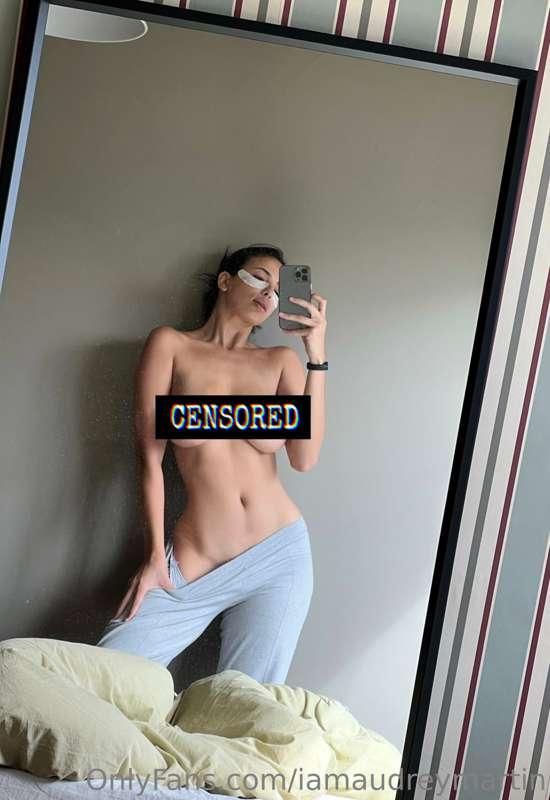 Vuoi che li spingo più giù? 😈 ti aspetto in chat così mi dic..
