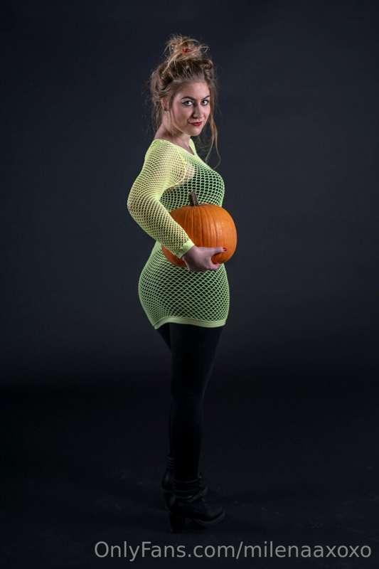 I Wanna do a Halloween Shoot / Post... Any Thought?😄🎃👻