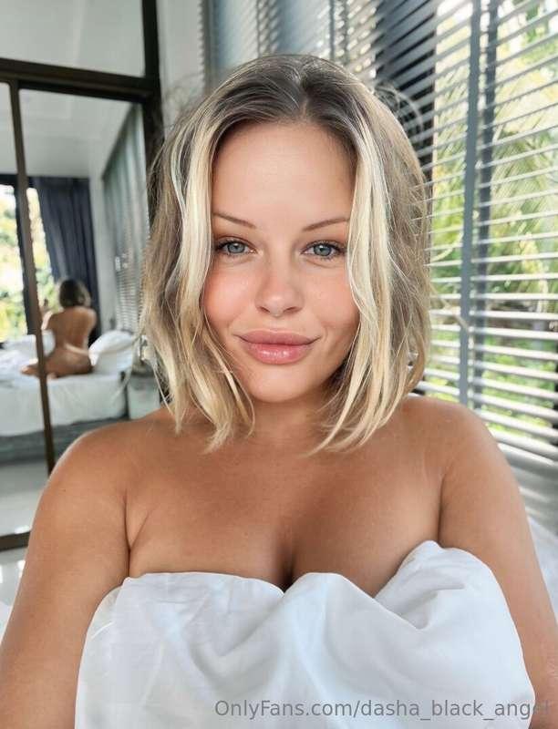HORNY ANGEL @lovelyrachel2000 🥵💦 SHE WILL SPREAD HER LEGS FO..