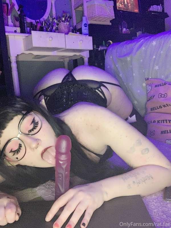 🕸️Pov blowjob
🕸️Sloppy
🕸️G a p e
🕸️14" hudge monster dildo
🕸..