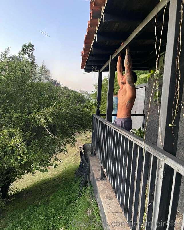 come and suck my dick in the mountains  @josemeireles 
https..