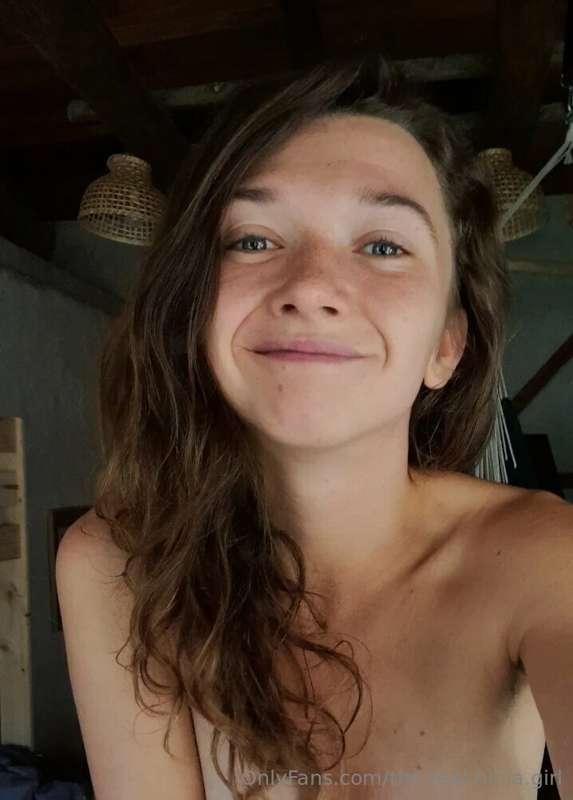 May this photo makes you smile :)
(*I look like a happy pome..