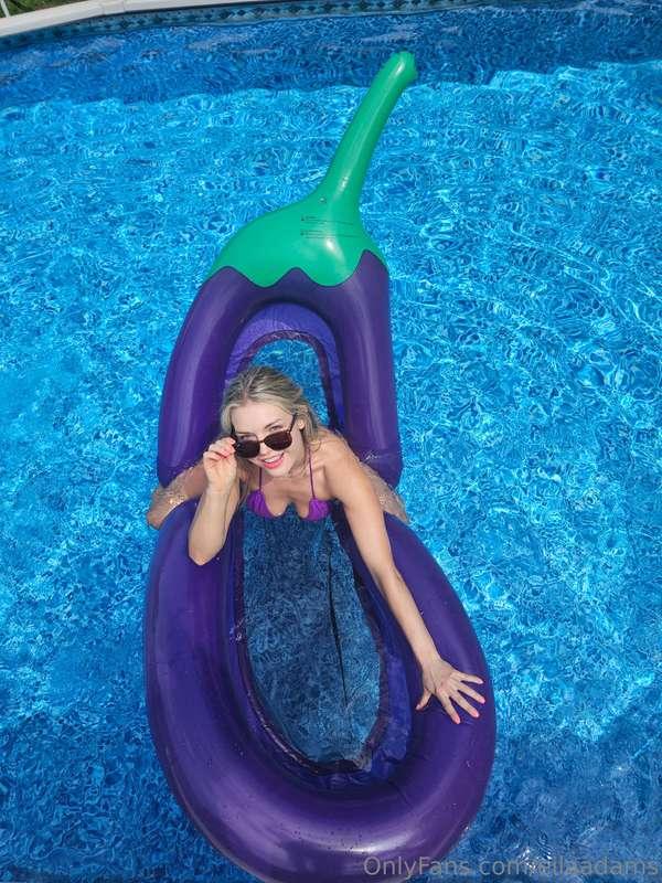 I want to shoot some dick ratings this weekend! Send me your..