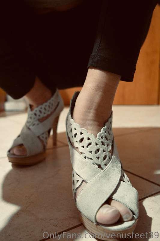 Do you like peep toes heels? 😏👠