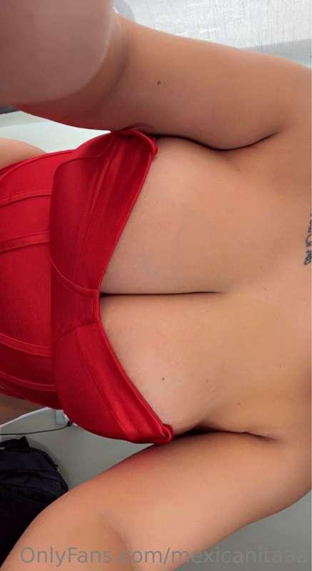 Is your favorite color red ? 😋😍