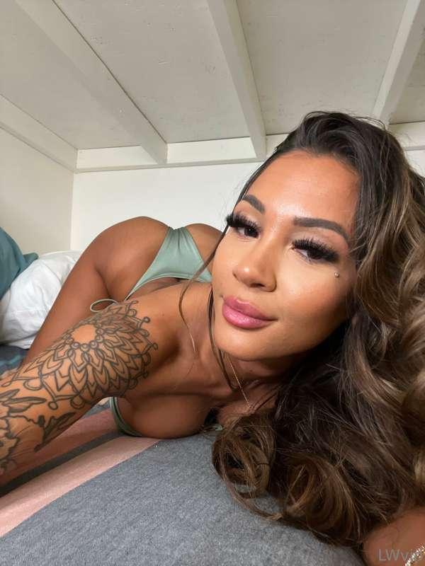 Rise and Shine 🌞 Its time to enjoy the weekend 😈